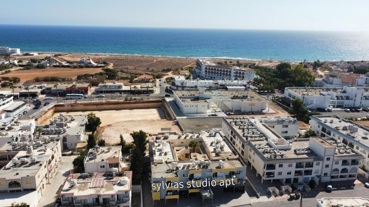 Sylvias Art Studio Apt Agia Napa Exterior foto